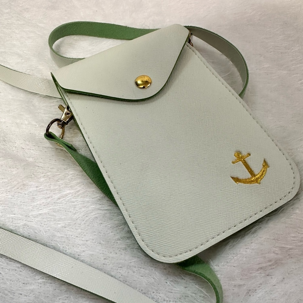 Cream Crossbody Bag with Flap Closure and Minimalist Design💚 - Picture 2 of 9